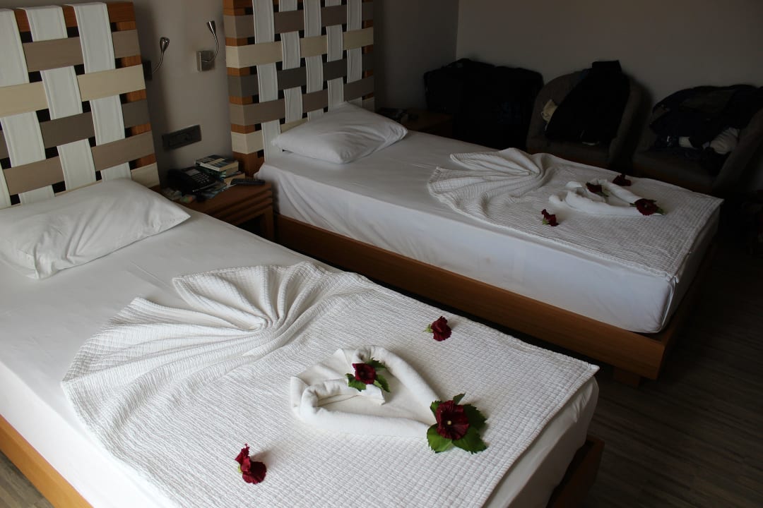 Verzeirungeen auf den Betten Jiva Beach Resort