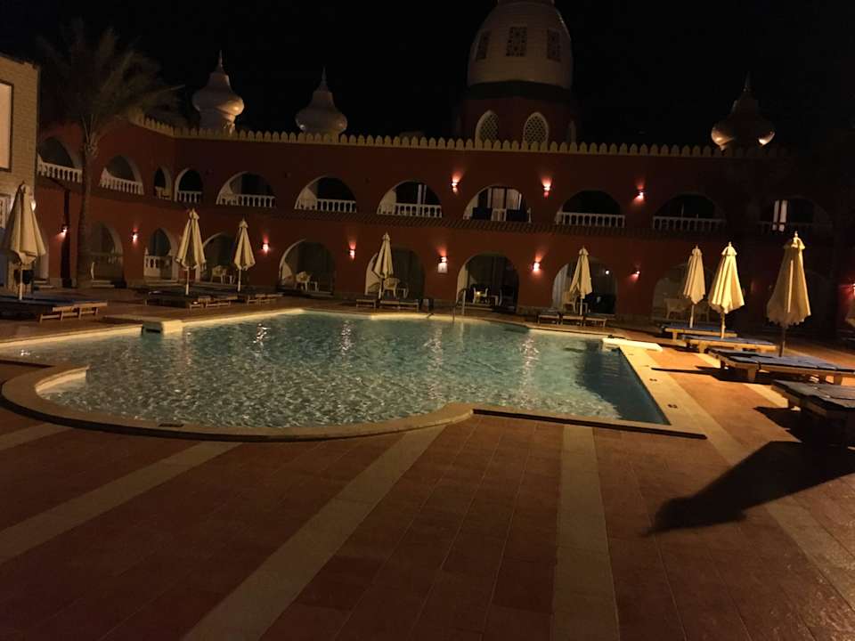 Kleiner Pool in der Nacht Pickalbatros Alf Leila Wa Leila Resort - Neverland Hurghada