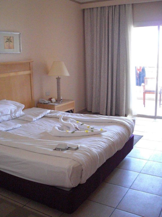 Bett/ Balkon Hotel JAZ Makadi Star & Spa