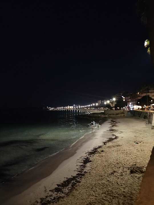 Strand R2 Veronica Beach Hotel