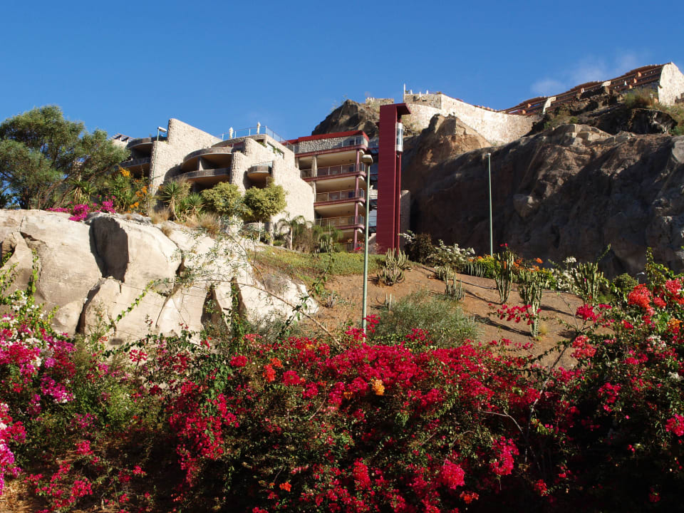 Blick auf die Anlage - Lift zum Strand Gloria Palace Royal Hotel & Spa