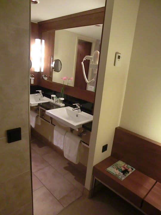 Offener, türloser Badeingang Lindner Hotel Hamburg Am Michel, part of JdV by Hyatt