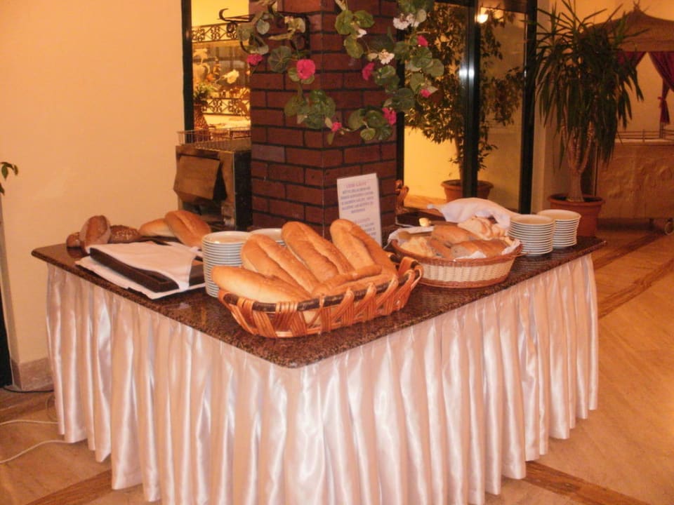 Abendbuffet im Queen Miramare Queen Hotel