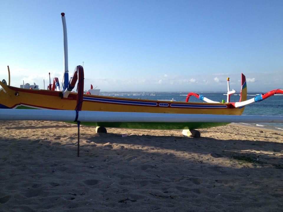 Am Strand von Sanur Hotel Peneeda View