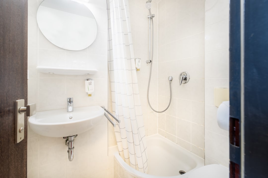 Zimmer Hotel Leonet
