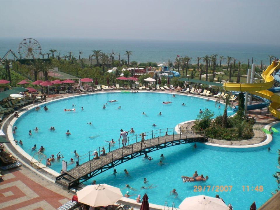 Blick auf den Pool Hotel Turan Prince