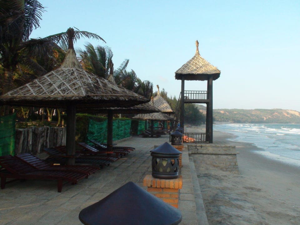Strand Pandanus Resort