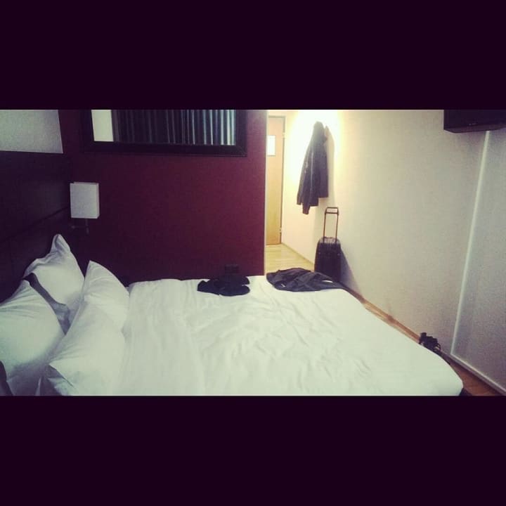 Wunderbares Bett Nash Airport Hotel