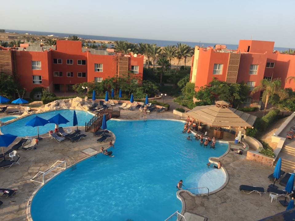 Pool SUNRISE Cardina Resort