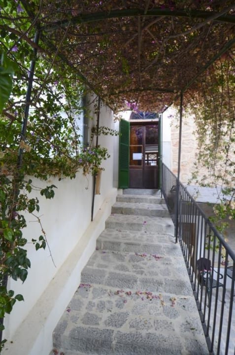 Weg zum Pool Fornalutx Petit Hotel