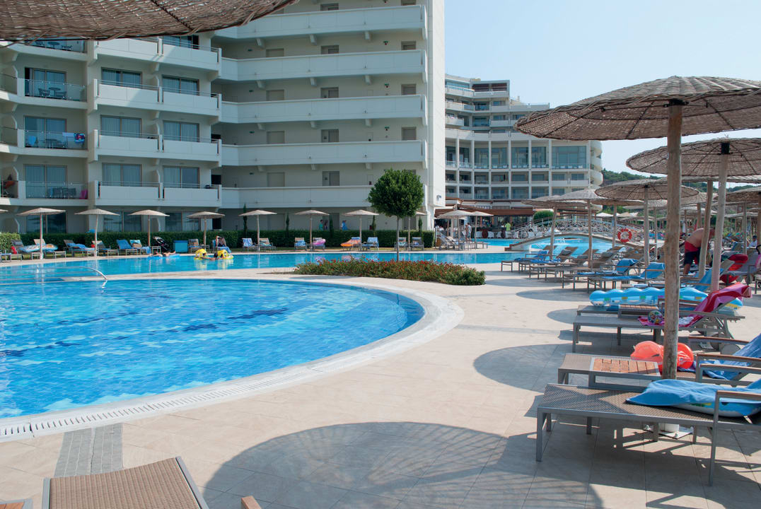 Pool Elysium Resort & Spa Hotel