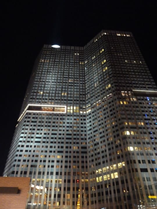 Der lichtumrahmte Bereich ist die Bar im 23.OG Waldorf Astoria Las Vegas