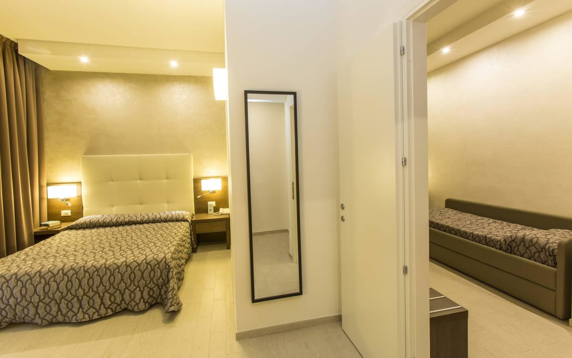 Elegance Hotel Touring