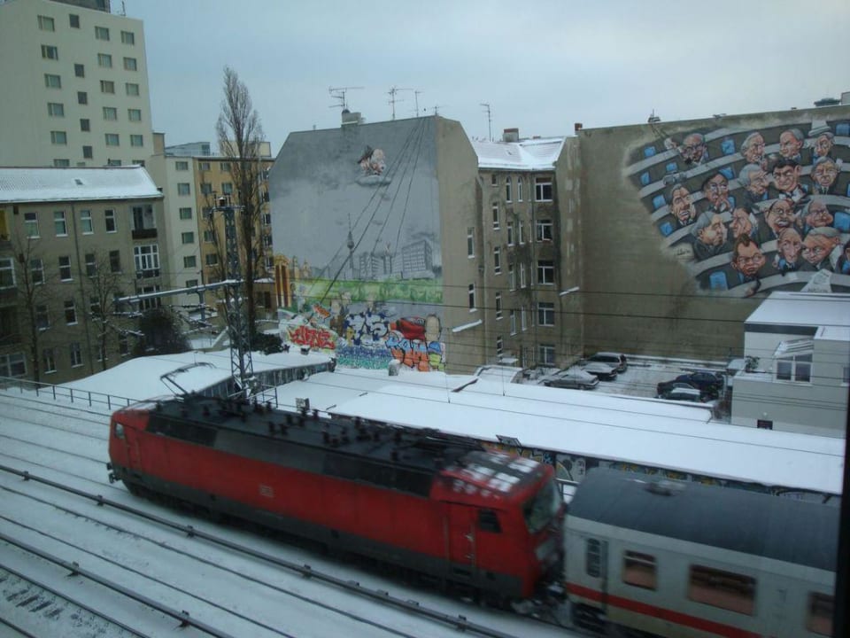 Blick zur Bahntrasse Hampton by Hilton Berlin City West