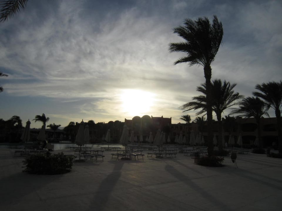 Вид на большой бассейн Stella Beach Resort & Spa Makadi Bay