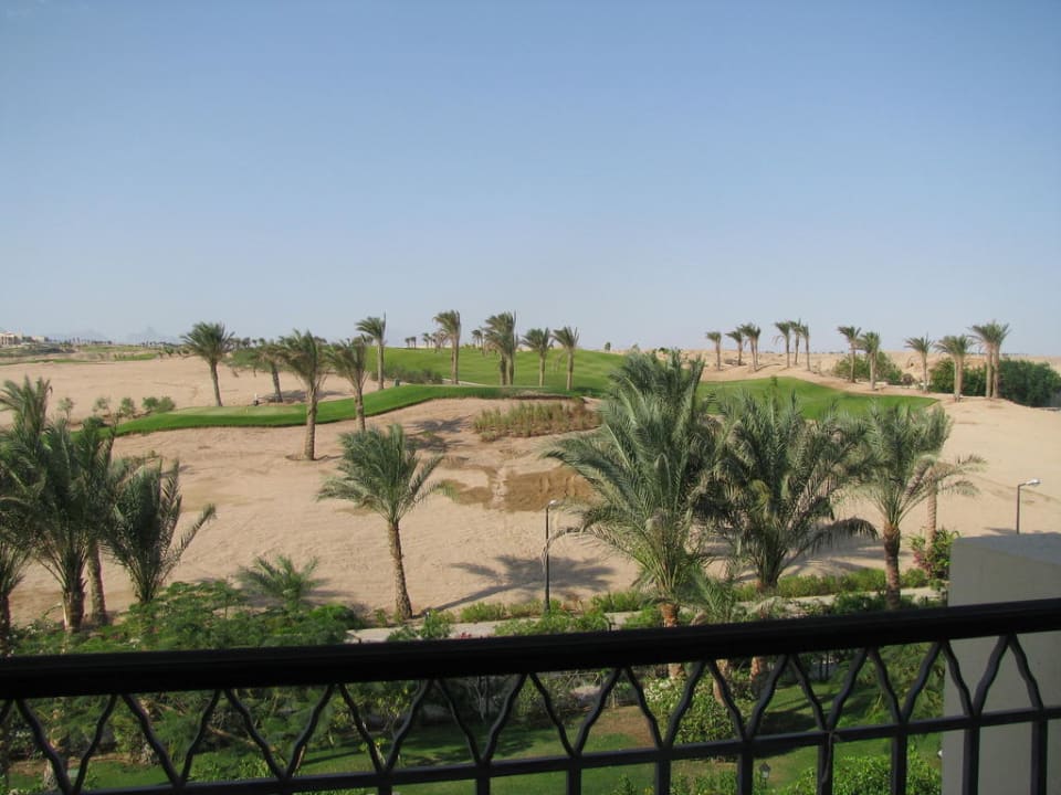 Blick von unserem Zimmer auf den Golfplatz Hotel JAZ Makadi Star & Spa