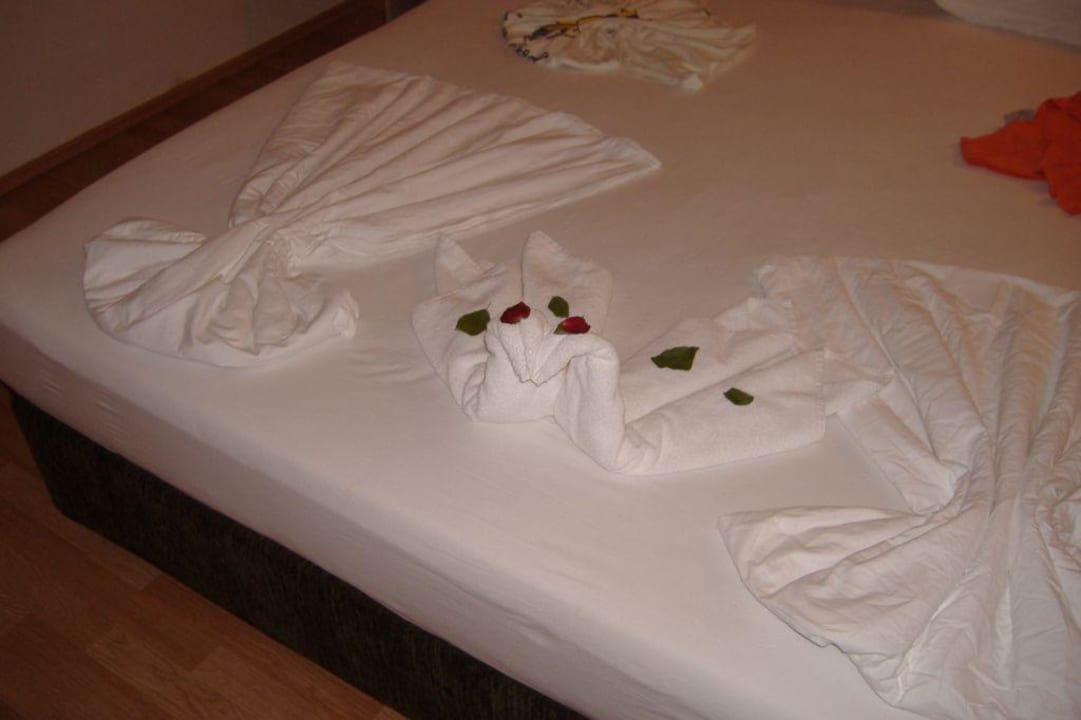 Liebevolle Dekoration der Putzfrau Side Breeze Hotel