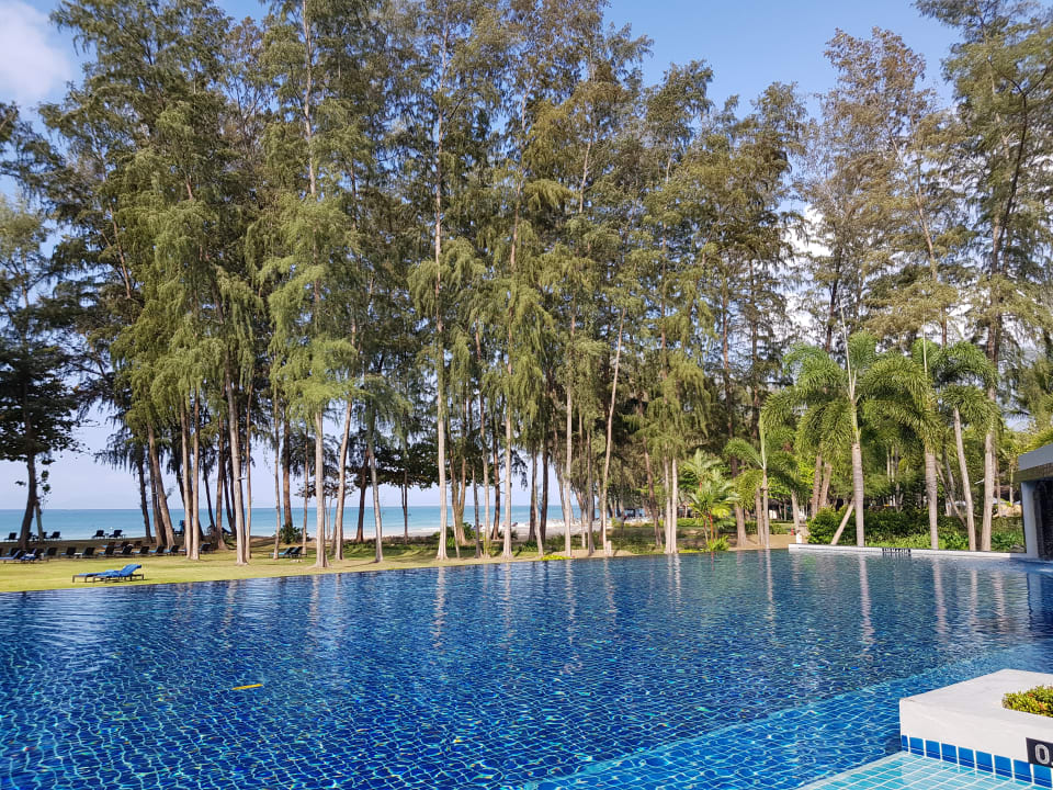 Pool Dusit Thani Krabi Beach Resort