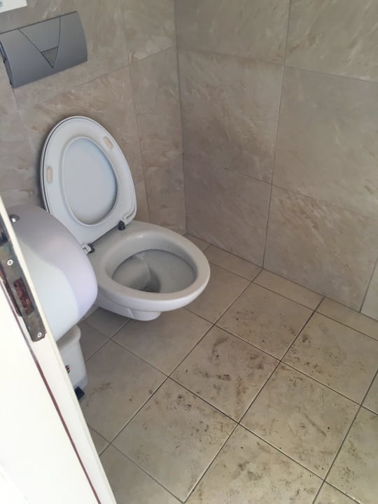 Toilettenanlage beim Pool Lindos Royal Resort