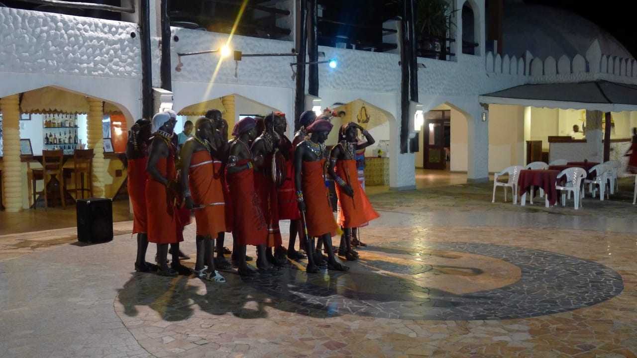 Abendveranstaltung Masaidancing Hotel Southern Palms Beach Resort