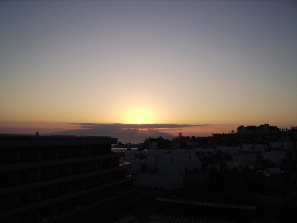 Sonnenuntergang auf der Dachterrasse GF FANABE
