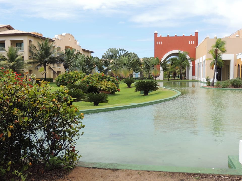 Sehr gepflegte Gartenanlage Iberostar Waves Bahia