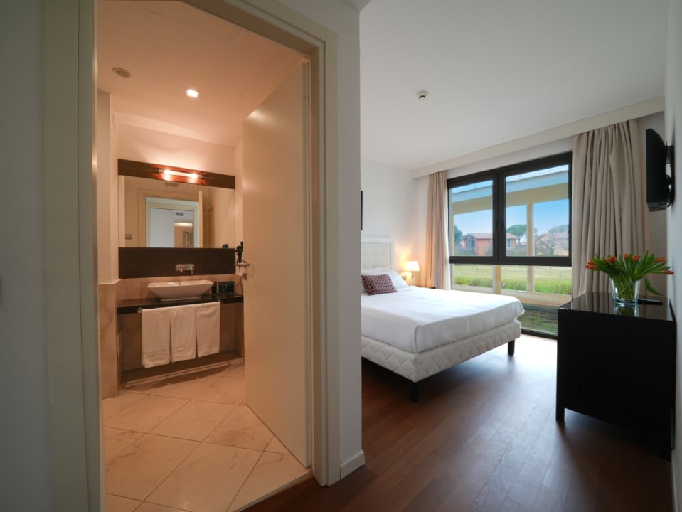 Zimmer Pisa Tower Plaza