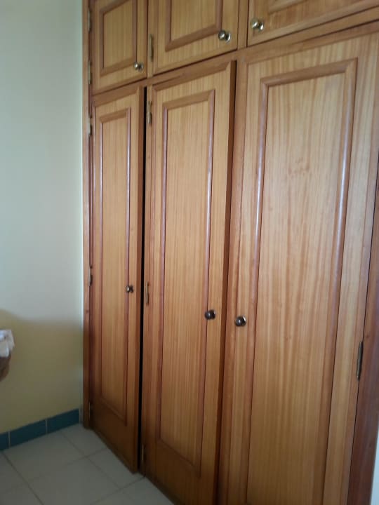 Schranktüren lassen sich nicht schließen Luna Miramar Club