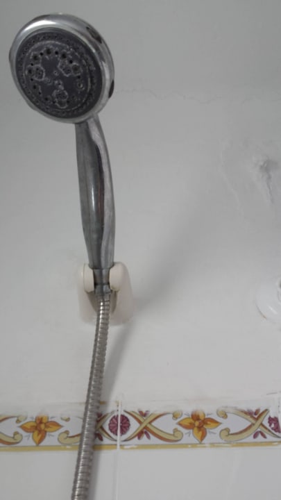 Bad alt und rostig und schmuddelig Sun Club Eldorado