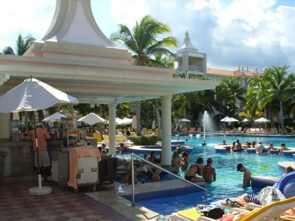 Die Poolbar Hotel Riu Palace Riviera Maya