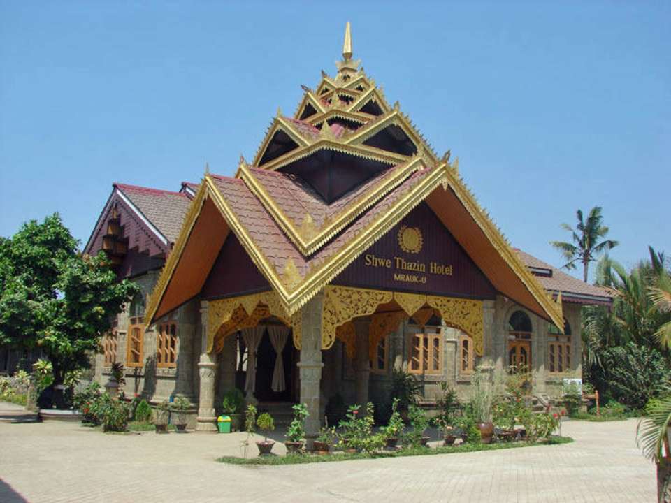 Eingang mit Rezeption Shwe Thazin Hotel Mrauk U