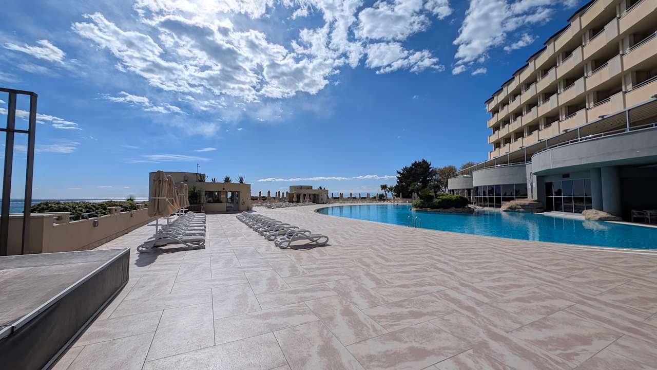 Pool Melas Resort Hotel