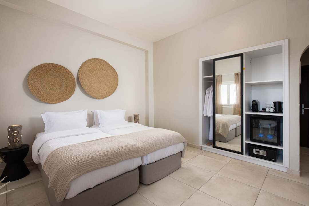 Zimmer The Noverian Bios Santorini