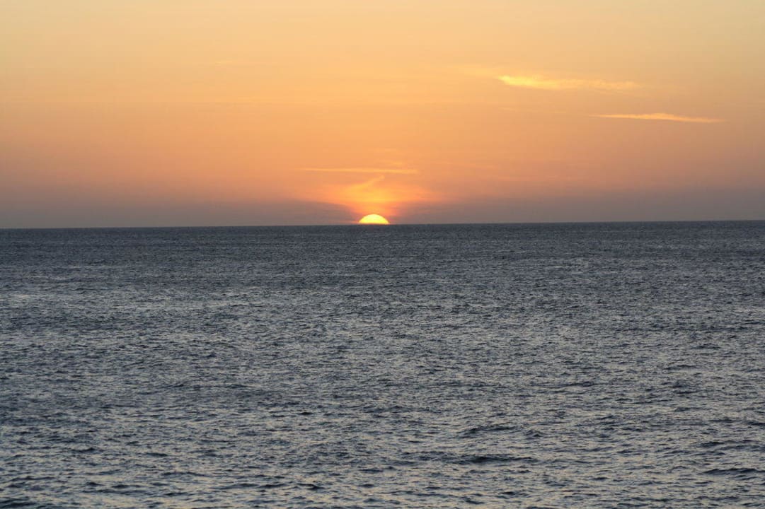Sonnenuntergang Sun Reef Village on Sea