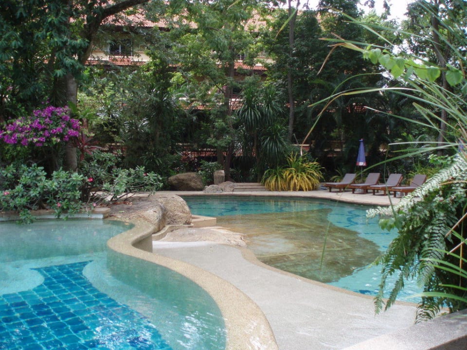 Pool The Fair House Beach Resort