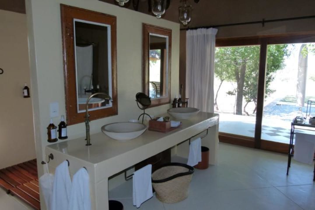 Villa Bad Hotel Mushara Lodge