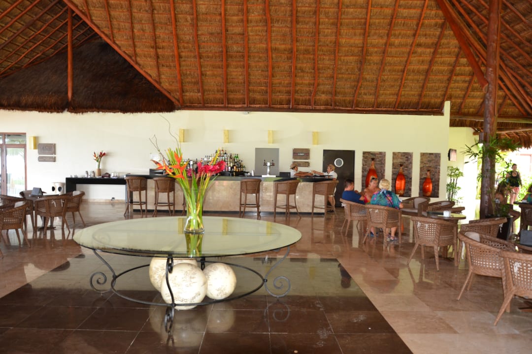 Lobby Akumal Bay Beach & Wellness Resort