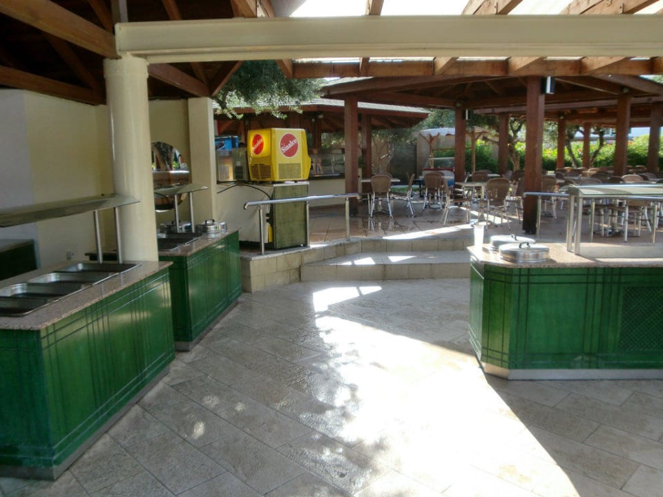 Essbereich des Hauptpools TUI KIDS CLUB Alex Beach