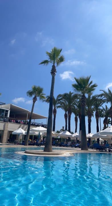 Pool Dobedan Beach Resort Comfort