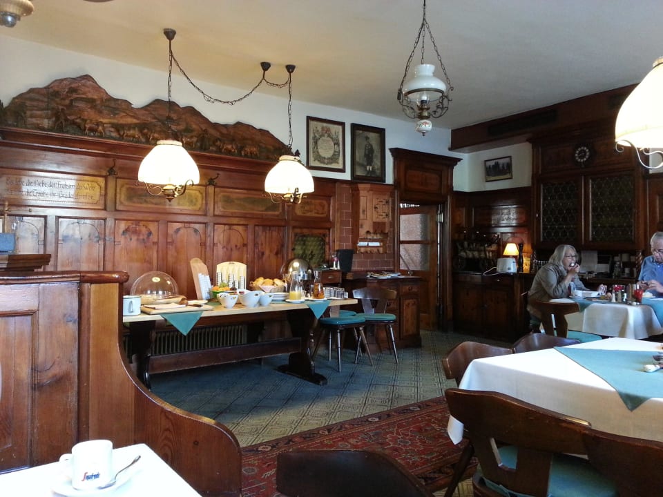 Frühstücksraum Gasthof Einhorn Schaller