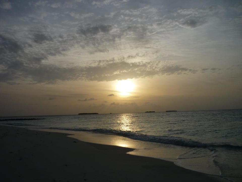 Strand Kuredu Island Resort & Spa