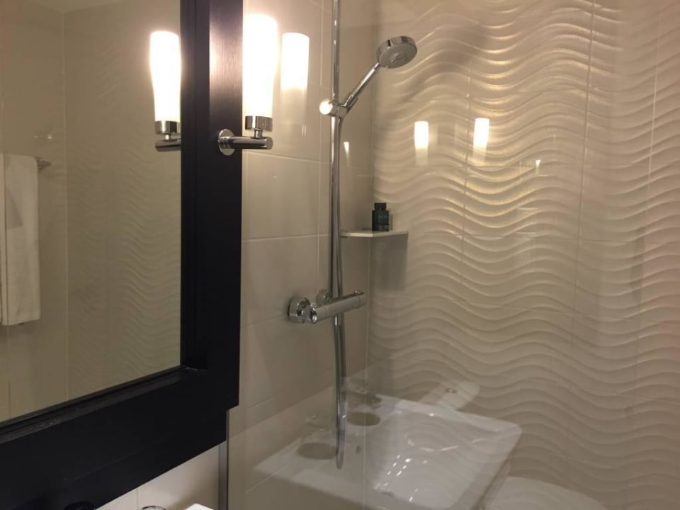 Doppelzimmer, Dusche Hotel Sofitel Strasbourg Grande Ile