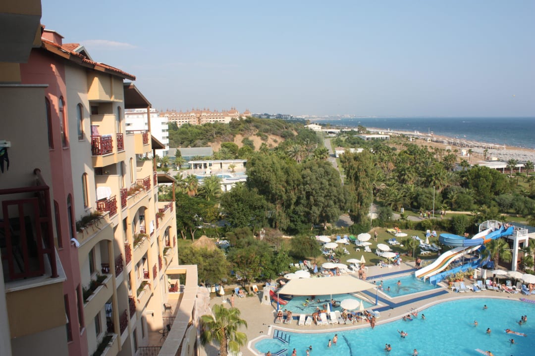 Pool Bella Resort & Spa