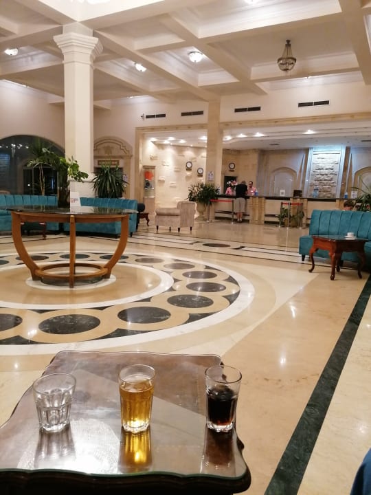 Lobby Brayka Bay Resort