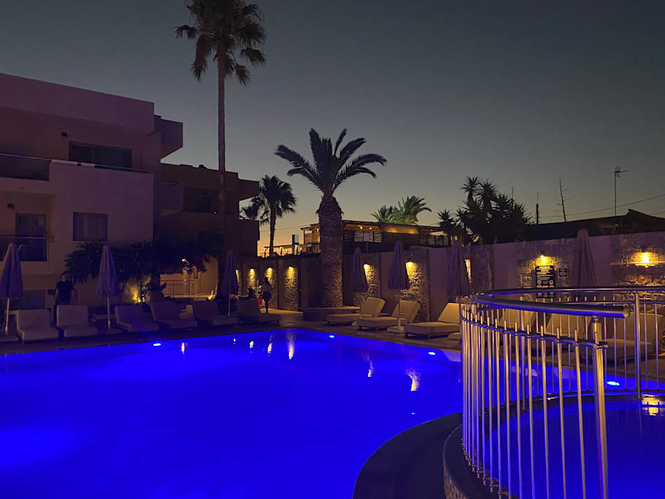 Pool High Beach Resort