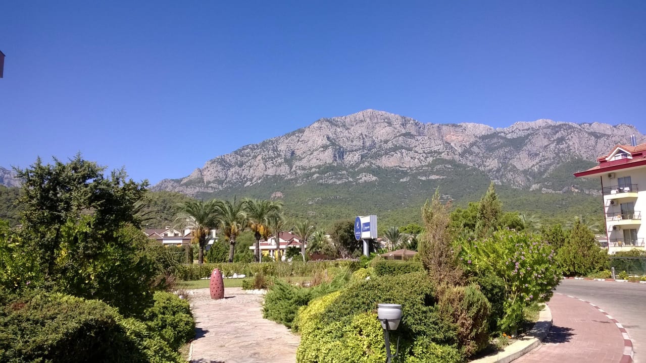 Sicht auf Berge. DoubleTree by Hilton Antalya-Kemer