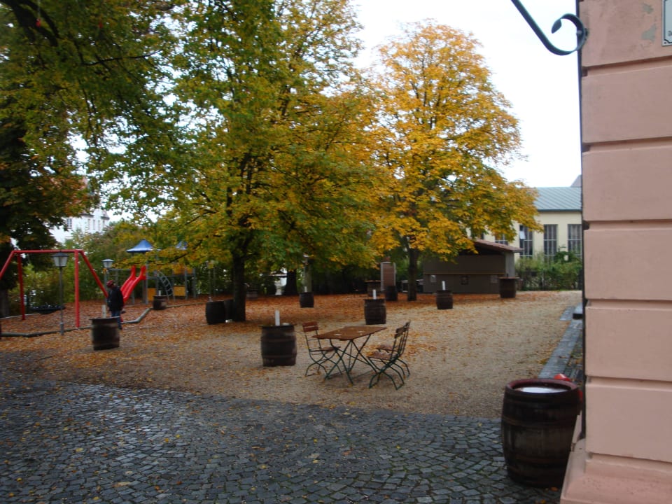Biergarten mit Spielplatz Klosterbräuhaus Ursberg