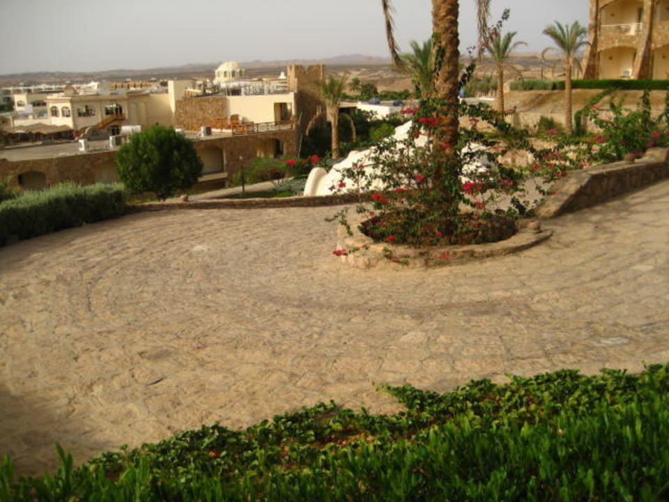 Die Serpentine zu Mountain Inn Brayka Bay Resort