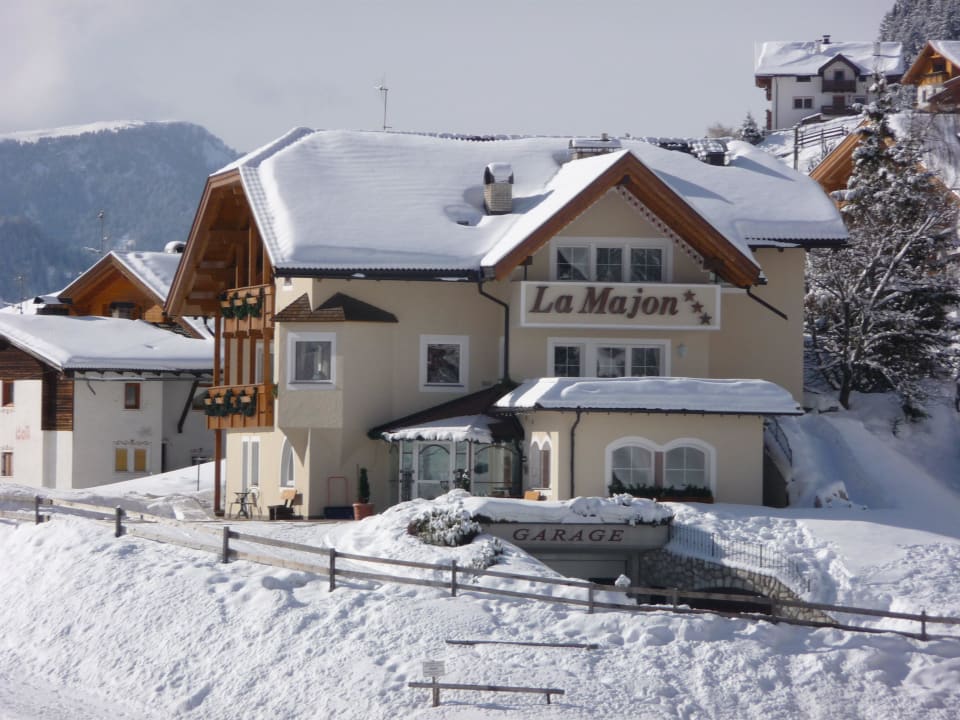 Februar 2012 Garni-Hotel La Majon