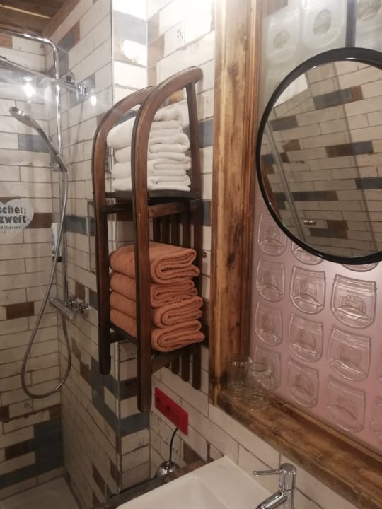 Zimmer Alles Paletti Karls Upcycling Hotel